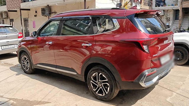Kia Carens Luxury Turbo 2022-2023 Second-hand 2022 Kia Carens Luxury Turbo 2022-2023 for sale in New Delhi