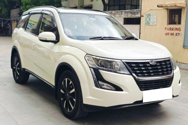 Mahindra XUV500 W11 BSIV Second-hand 2019 Mahindra XUV500 W11 BSIV for sale in Ahmedabad
