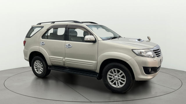 Toyota Fortuner 4x2 AT Second-hand 2013 Toyota Fortuner 4x2 AT for sale in Bangalore