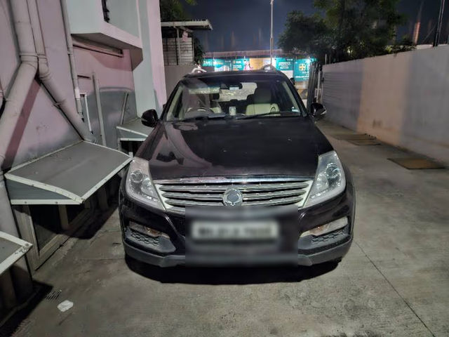 Second-hand 2013 Mahindra Ssangyong Rexton RX7 for sale in Thane