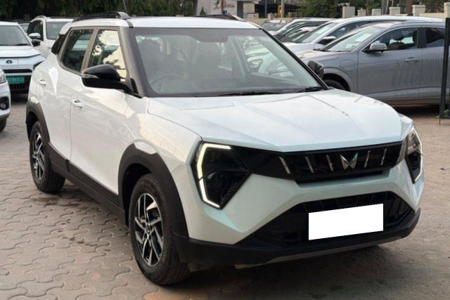 Mahindra XUV 3XO AX5 Second-hand 2025 Mahindra XUV 3XO AX5 for sale in Jaipur