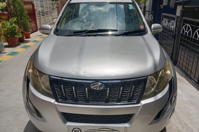Second-hand 2016 Mahindra XUV500 AT W10 FWD for sale in Bangalore