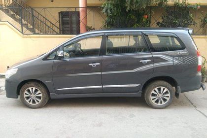 Used 2.5 VX (Diesel) 7 Seater BS IV