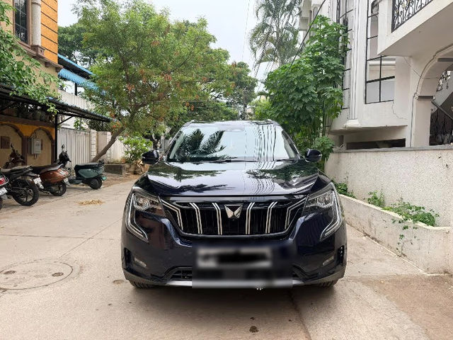 Second-hand 2023 Mahindra XUV700 AX7 AT BSVI for sale in Hyderabad
