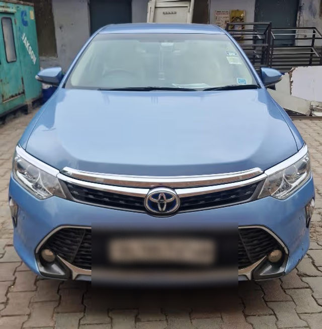 Toyota Camry Hybrid Second-hand 2016 Toyota Camry Hybrid for sale in New Delhi