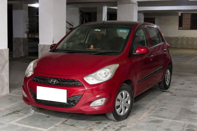 Hyundai i10 Sportz 1.1L Second-hand 2016 Hyundai i10 Sportz 1.1L for sale in New Delhi