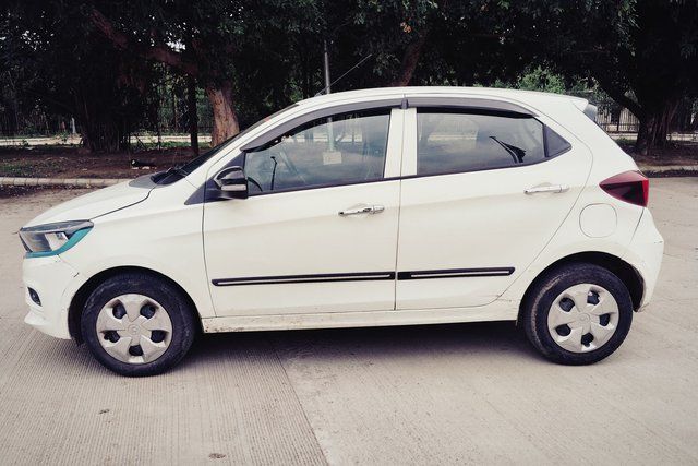 Tata Tiago XT Second-hand 2023 Tata Tiago XT for sale in Lucknow