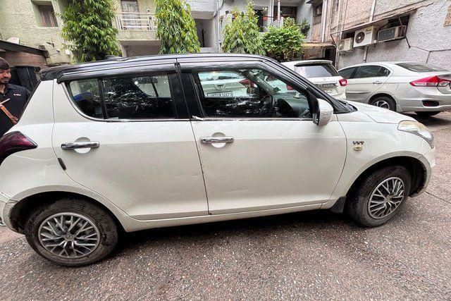 Maruti Suzuki Swift LXI Optional-O Second-hand 2017 Maruti Suzuki Swift LXI Optional-O for sale in New Delhi