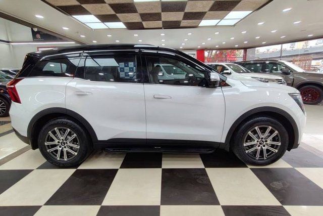 Mahindra XUV700 AX5 7 Str AT Second-hand 2024 Mahindra XUV700 AX5 7 Str AT for sale in Bangalore