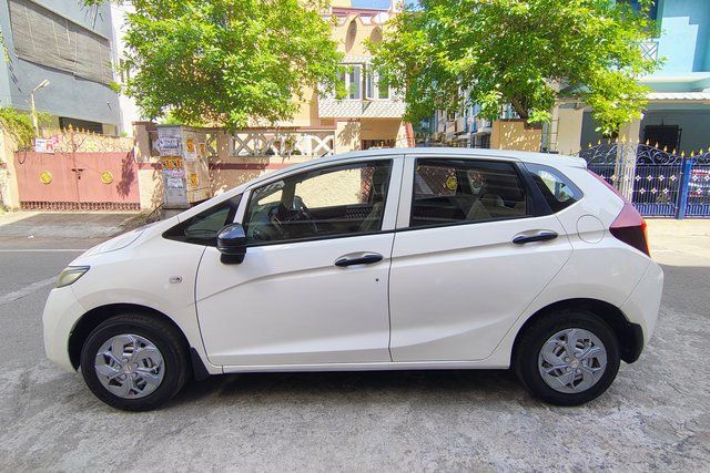 Second-hand 2015 Honda Jazz 1.2 E i VTEC for sale in Chennai