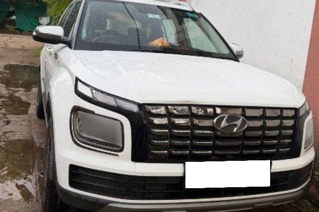 Hyundai Venue S 2023-2025 Second-hand 2024 Hyundai Venue S 2023-2025 for sale in Dahanu