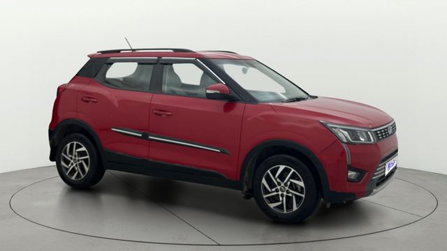 Second-hand 2022 Mahindra XUV300 W8 Option AMT BSVI for sale in Bangalore
