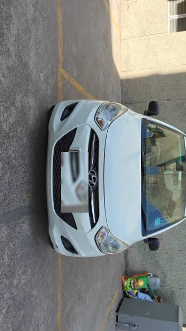 Hyundai i10 Era Second-hand 2012 Hyundai i10 Era for sale in Ahmedabad