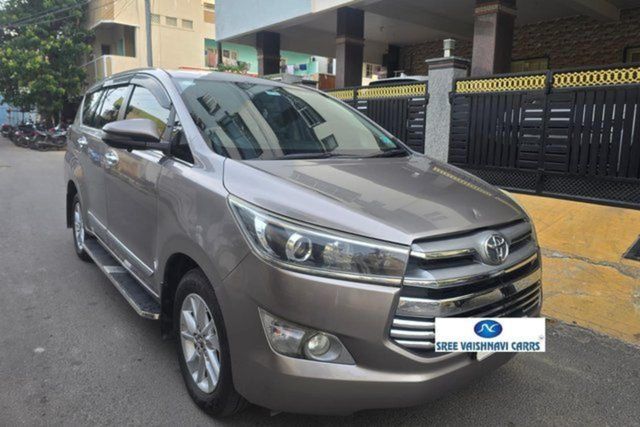 Toyota Innova Crysta 2.4 VX MT BSIV Second-hand 2017 Toyota Innova Crysta 2.4 VX MT BSIV for sale in Coimbatore