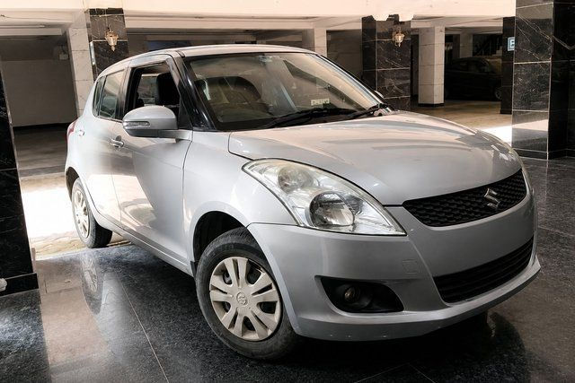 Maruti Suzuki Swift VXI Second-hand 2013 Maruti Suzuki Swift VXI for sale in New Delhi