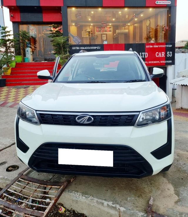 Mahindra XUV300 W4 Diesel BSVI Second-hand 2020 Mahindra XUV300 W4 Diesel BSVI for sale in Gorakhpur