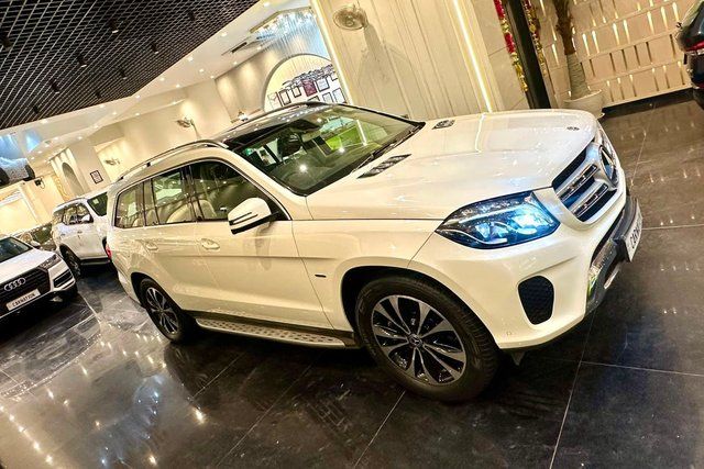Mercedes-Benz GLS 350d 4MATIC Second-hand 2018 Mercedes-Benz GLS 350d 4MATIC for sale in New Delhi