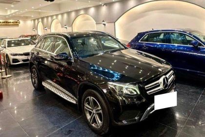 Used 220d 4MATIC Style