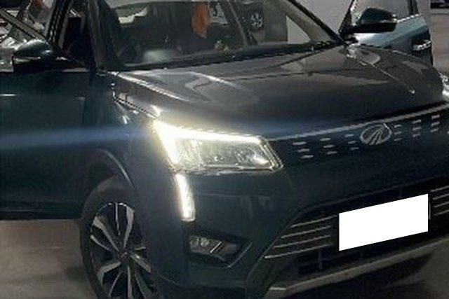 Second-hand 2020 Mahindra XUV300 W8 Option BSVI for sale in Surat