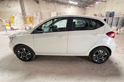Used XZ Plus Dual Tone Roof BSVI