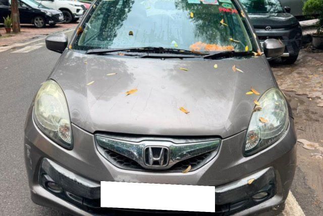 Honda Brio V MT Second-hand 2012 Honda Brio V MT for sale in Noida