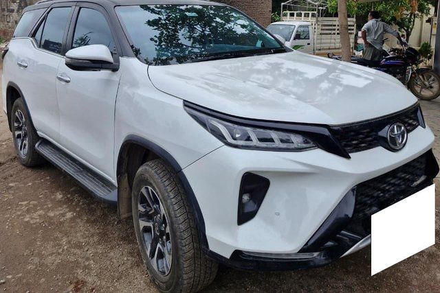 Toyota Fortuner Legender 4x4 AT 2023 Second-hand 2023 Toyota Fortuner Legender 4x4 AT 2023 for sale in Rajkot