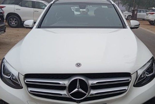 Mercedes-Benz GLC 220d 4MATIC Second-hand 2020 Mercedes-Benz GLC 220d 4MATIC for sale in Ludhiana