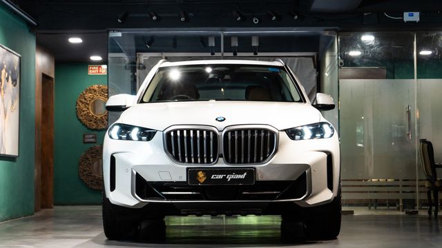 Second-hand 2025 BMW X5 xDrive40i xLine for sale in New Delhi