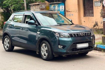 2023 Mahindra XUV300 W6 AMT Sunroof NT BSVI