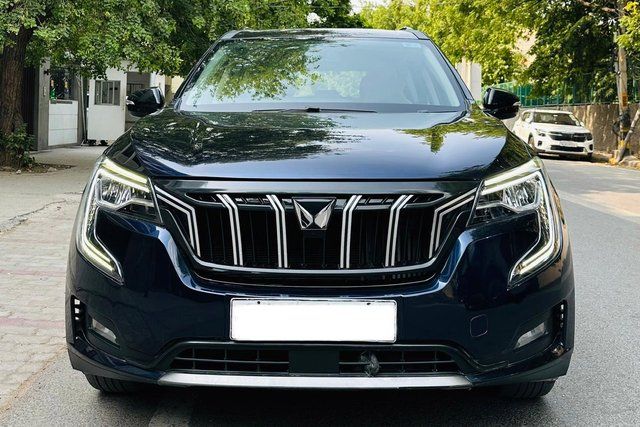 Second-hand 2022 Mahindra XUV700 AX5 AT BSVI for sale in New Delhi