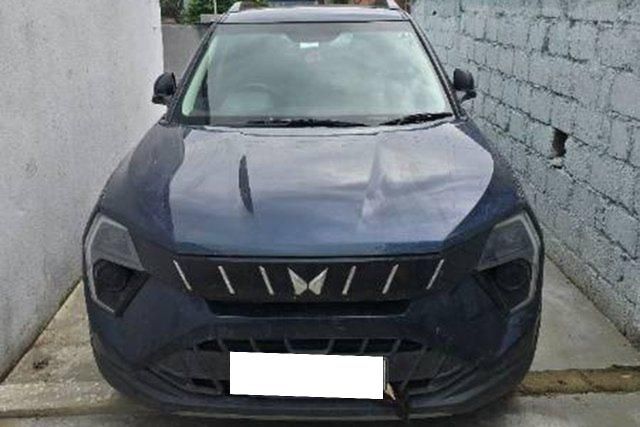 Mahindra XUV 3XO AX5 Diesel Second-hand 2025 Mahindra XUV 3XO AX5 Diesel for sale in Adilabad
