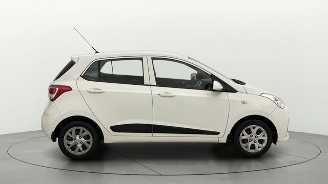 Hyundai Grand i10 1.2 Kappa Era Second-hand 2017 Hyundai Grand i10 1.2 Kappa Era for sale in Bangalore