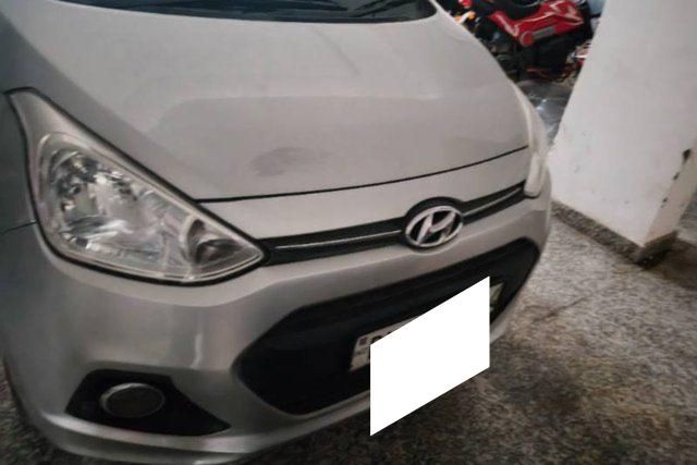 Second-hand 2014 Hyundai Grand i10 Sportz for sale in Ghaziabad