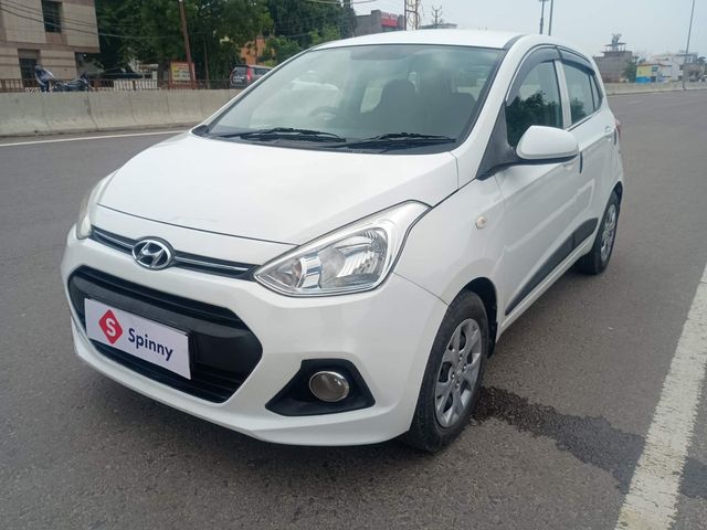 Maruti Suzuki Swift LXi Second-hand 2016 Maruti Suzuki Swift LXi for sale in Allahabad