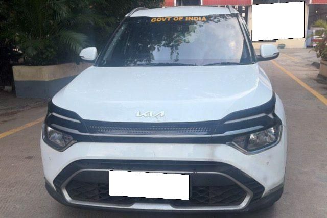 Second-hand 2024 Kia Carens Prestige for sale in Chennai