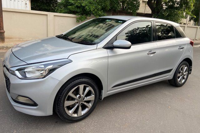 Hyundai i20 Asta 1.2 Second-hand 2015 Hyundai i20 Asta 1.2 for sale in Ahmedabad
