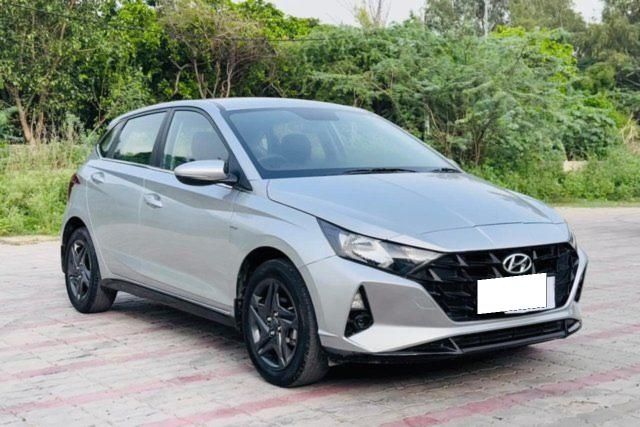 Second-hand 2023 Hyundai i20 Sportz DCT for sale in New Delhi