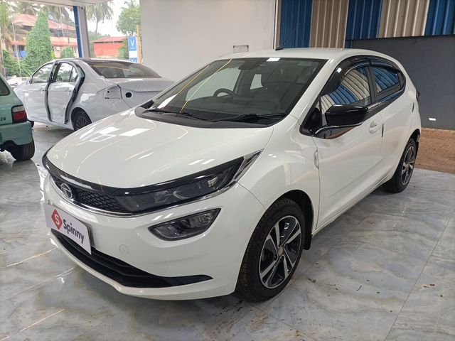Second-hand 2023 Tata Altroz XZ for sale in Mangalore
