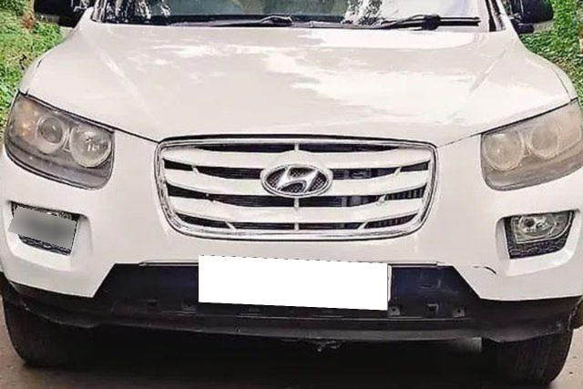 Second-hand 2011 Hyundai Santa Fe 4X2 for sale in Bhopal