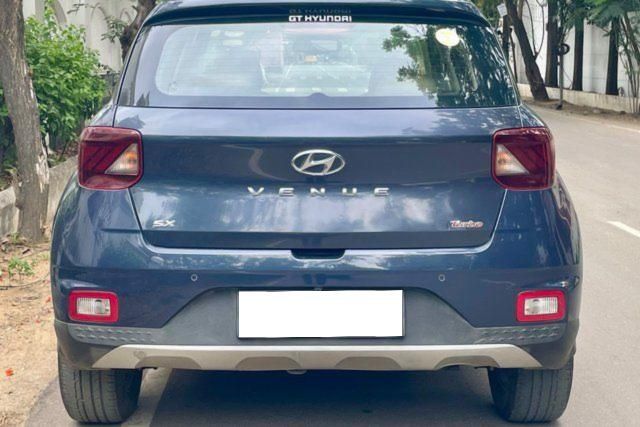 Second-hand 2019 Hyundai Venue SX Plus Turbo DCT BSIV for sale in Chennai
