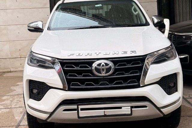 Second-hand 2016 Toyota Fortuner 2.7 2WD MT BSIV for sale in New Delhi