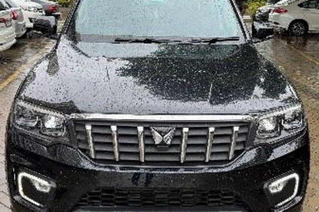 Second-hand 2024 Mahindra Scorpio N Z8 Diesel AT for sale in Vadodara