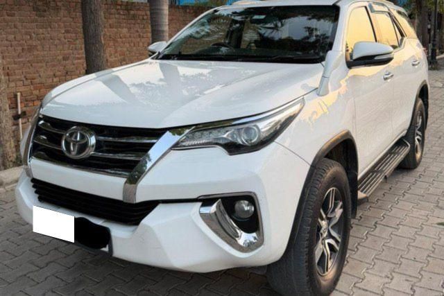 Toyota Fortuner 2.8 2WD AT BSIV Second-hand 2017 Toyota Fortuner 2.8 2WD AT BSIV for sale in Ludhiana