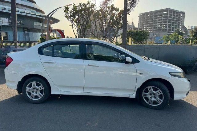 Second-hand 2013 Honda City 1.5 V MT Sunroof for sale in Surat