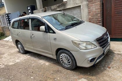 Used 2.5 G (Diesel) 8 Seater