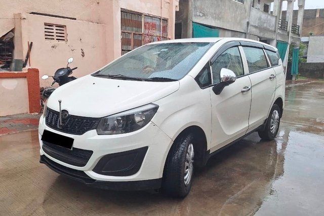 Second-hand 2018 Mahindra Marazzo M2 8Str BSIV for sale in Ahmedabad