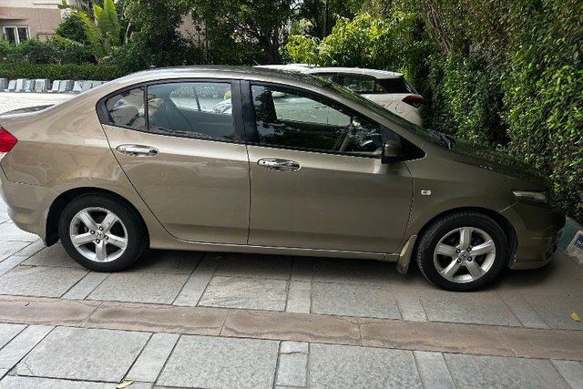Honda City 1.5 V MT Second-hand 2011 Honda City 1.5 V MT for sale in Gautam Buddha Nagar