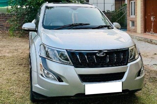 Mahindra XUV500 R W10 FWD Second-hand 2016 Mahindra XUV500 R W10 FWD for sale in Jodhpur