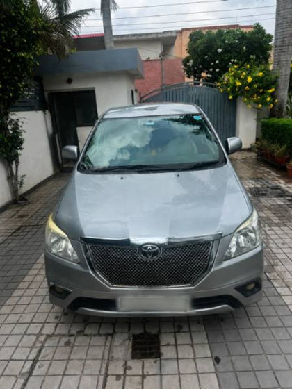 Used 2.5 G (Diesel) 7 Seater BS IV