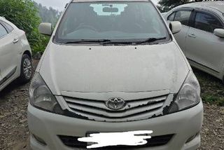 Used 2.5 G (Diesel) 8 Seater BS III
